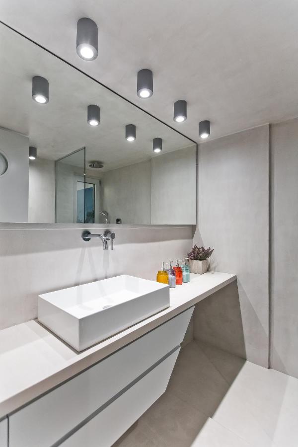 Apartment Bag- Boutique Grey - Hilton Area Athen