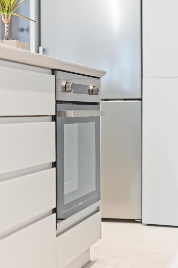 Bag- Boutique Grey - Hilton Area Apartment