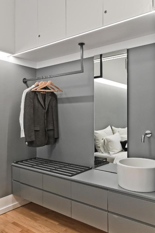 Bag- Boutique Grey - Hilton Area *
